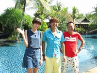 さまぁ～ずと佐藤栞里（左）。(c)TBS