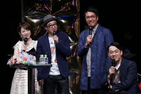 左から、司会の松丸友紀アナウンサー、おぎやはぎ矢作、おぎやはぎ小木、バナナマン設楽。