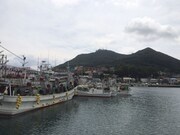 イカ漁の漁船 (c)NHK