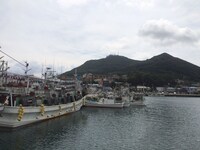 イカ漁の漁船 (c)NHK