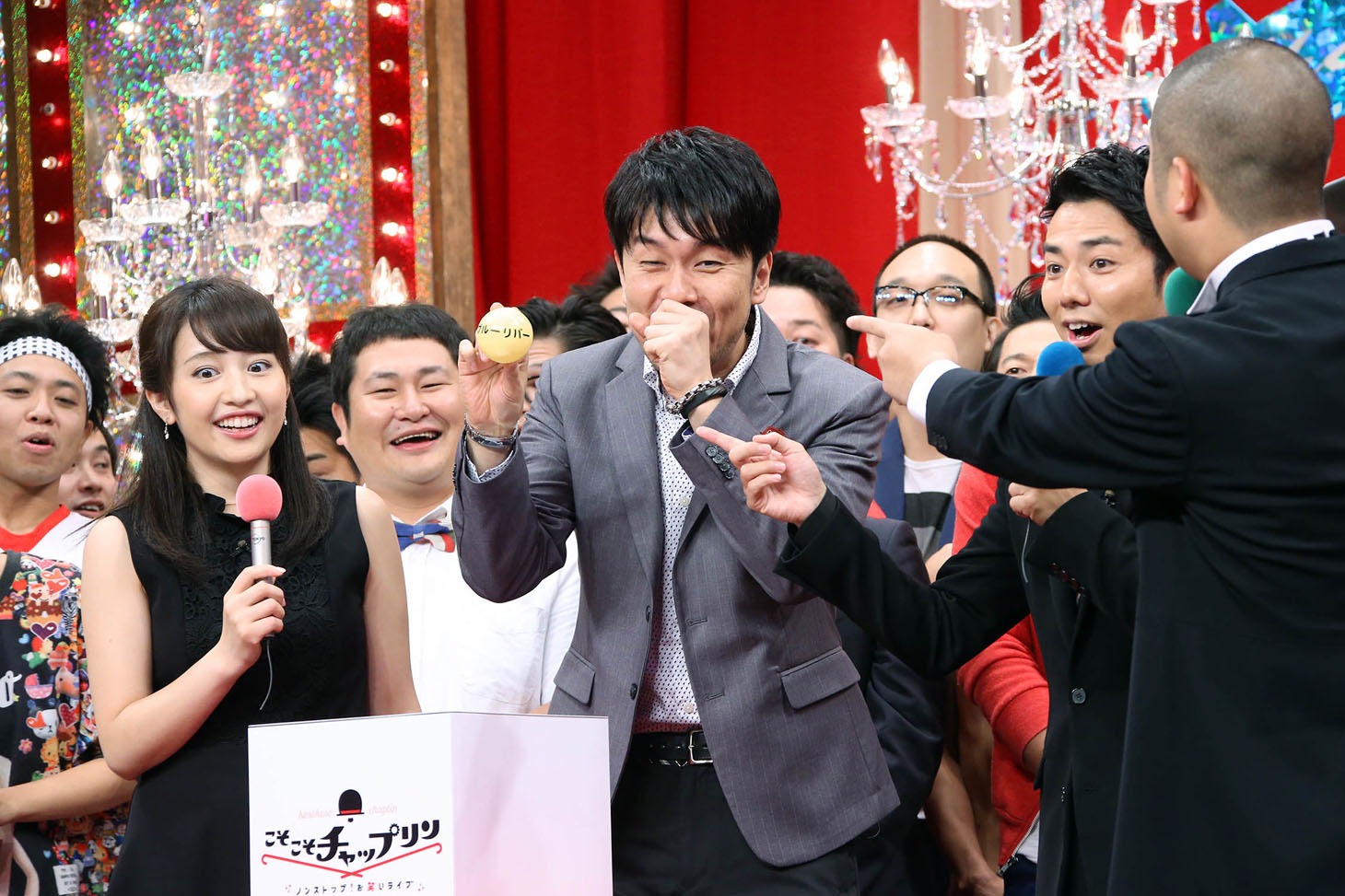 抽選会の様子。(c)テレビ東京