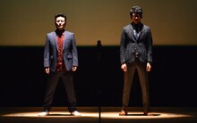 ステージに登場したえんにち。