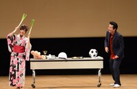 モノボケに挑戦する（左から）前田希美とアイパー滝沢。