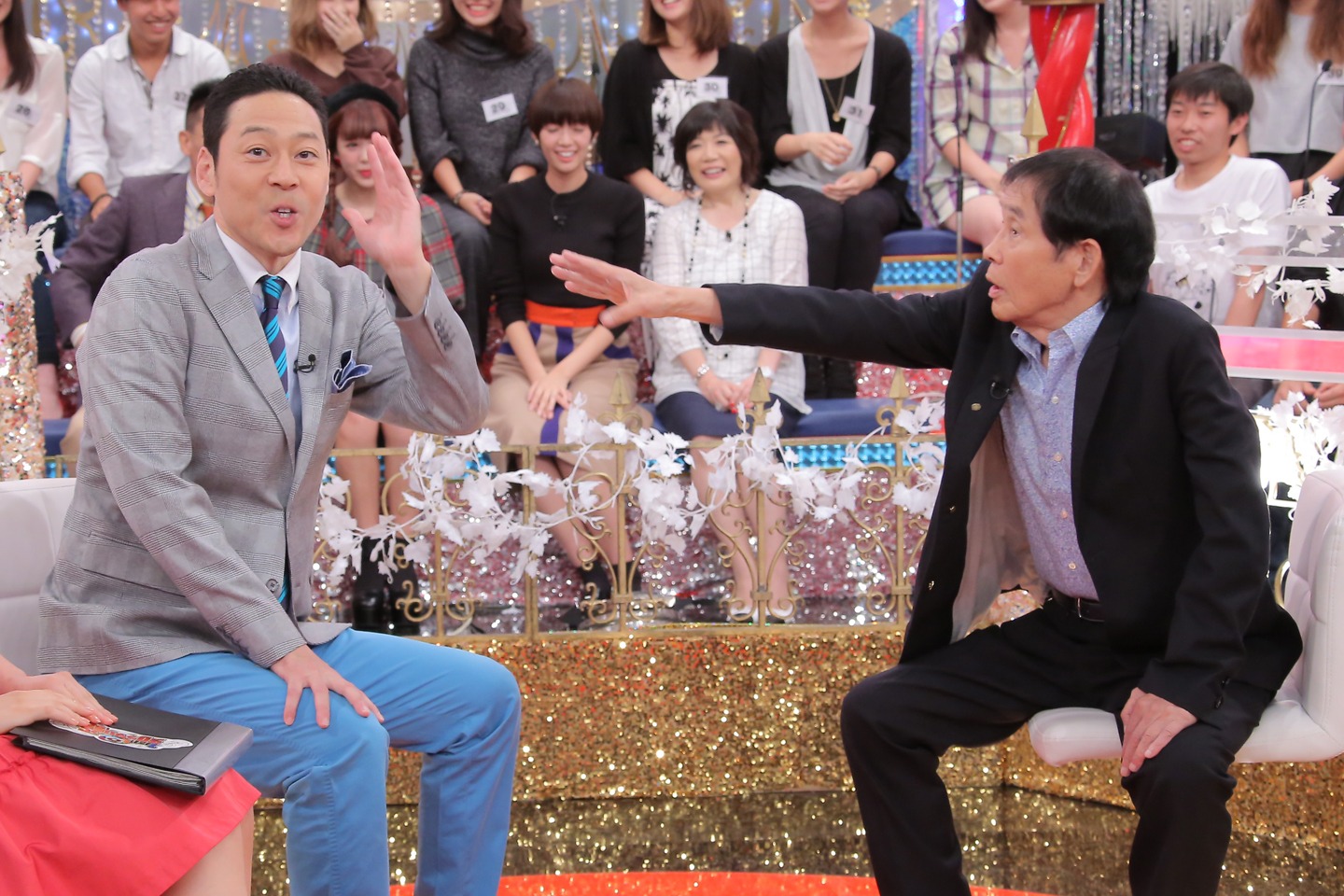 「1周回って知らない話」に出演する（左から）東野幸治と萩本欽一。(c)日本テレビ