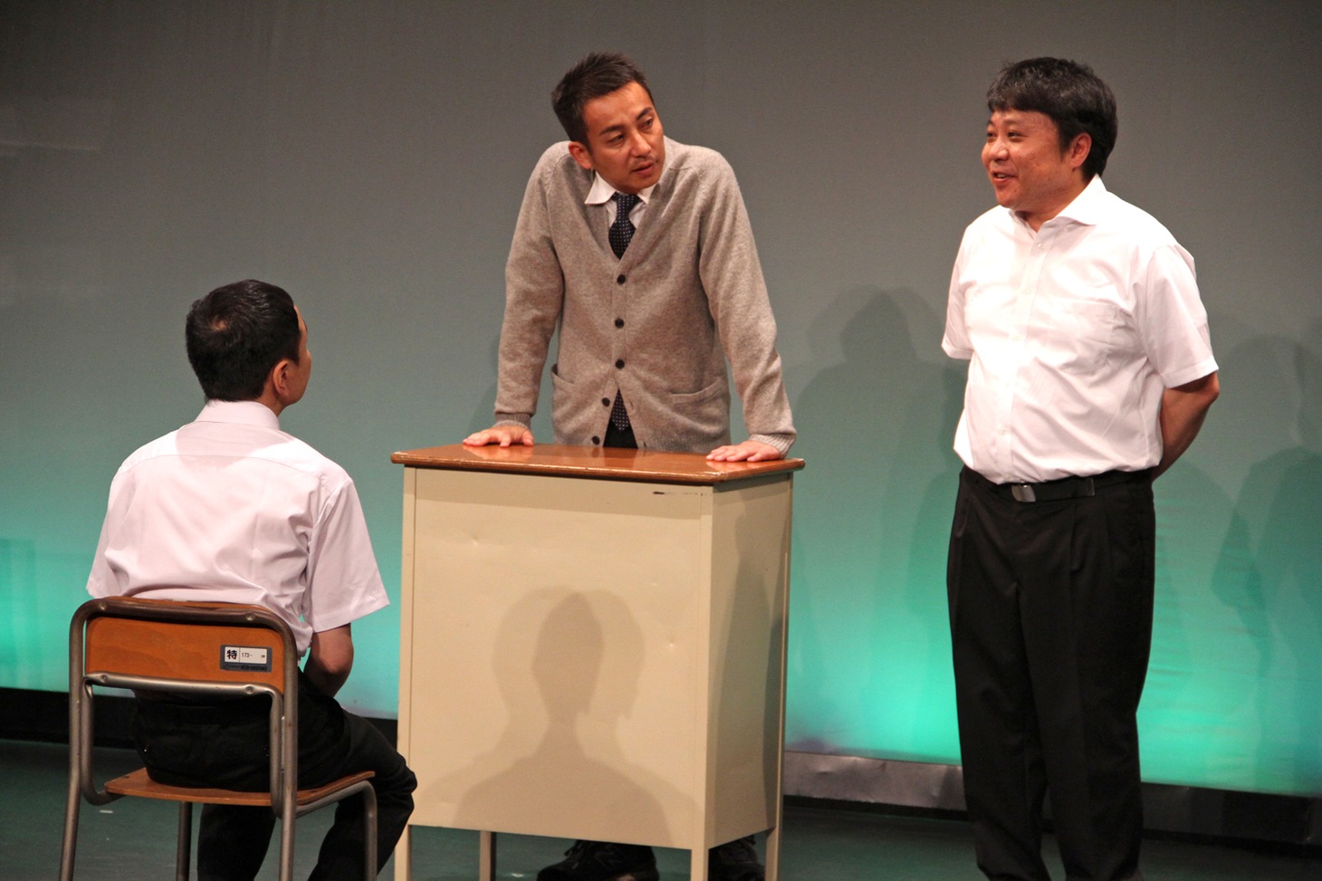 オープニングコント「転校生」