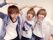 「はまぐちコントサークル～禿夢ライブ～」にゲスト出演するカメレオのメンバー。