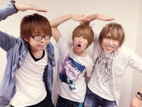 「はまぐちコントサークル～禿夢ライブ～」にゲスト出演するカメレオのメンバー。