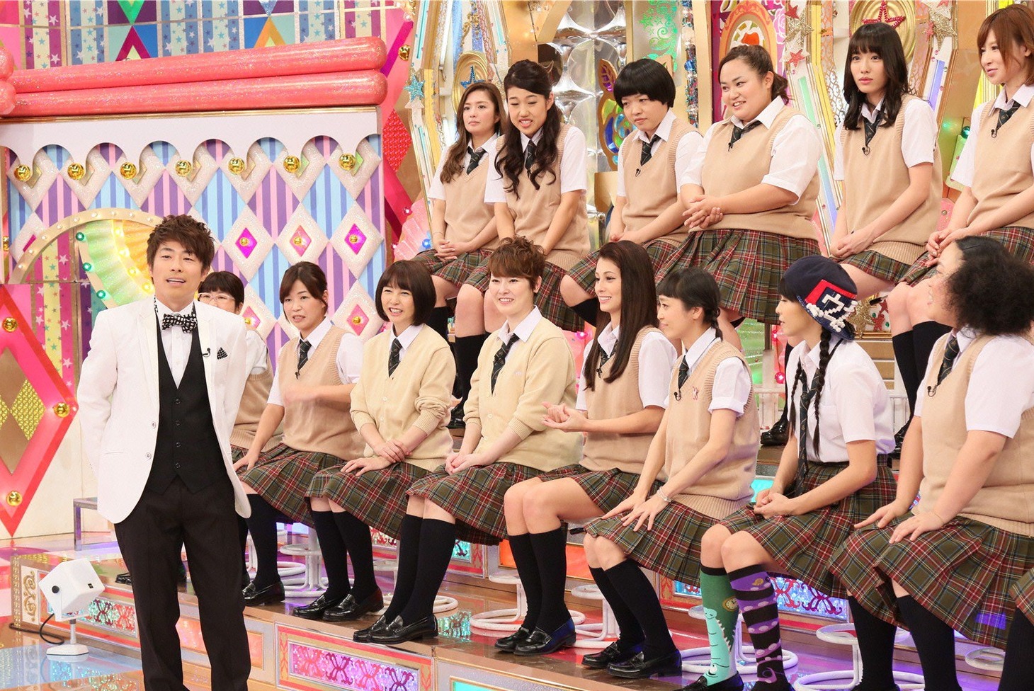 「ロンドンハーツ3時間スペシャル」の「ウラでこんな事やってました2015秋 女だってバラしていいよねSP」のワンシーン。(c)テレビ朝日