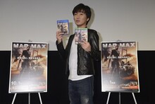 家庭用ゲームソフト「マッドマックス」の発売記念イベントに登壇したスピードワゴン小沢。