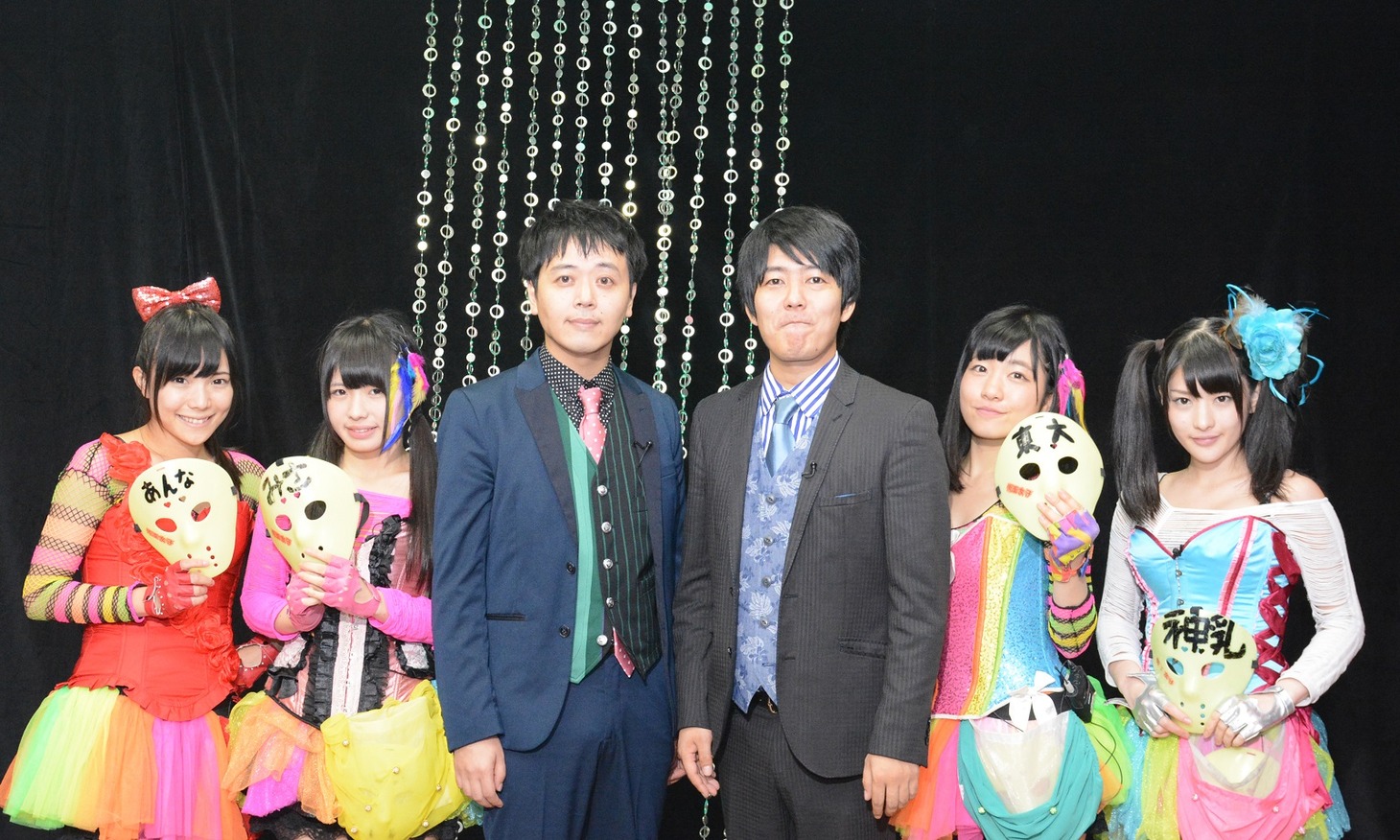 「あなゲー王」に出演する（左から）立花あんな、窪田美沙、うしろシティ金子、うしろシティ阿諏訪、桜雪、神谷えりな。