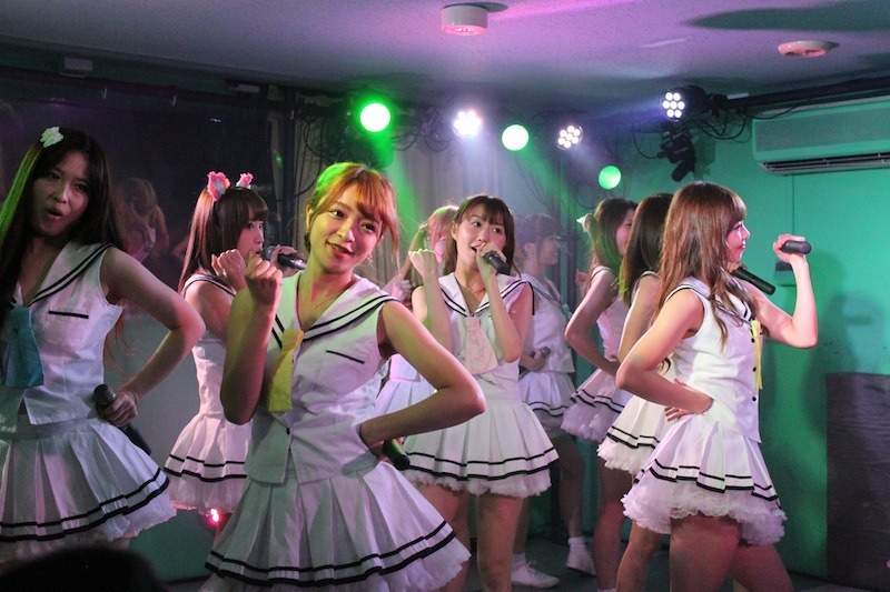 女塾オールスターズの解散ライブの様子。