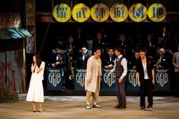 「FROLIC A HOLIC」のワンシーン。