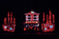 「FROLIC A HOLIC」のワンシーン。