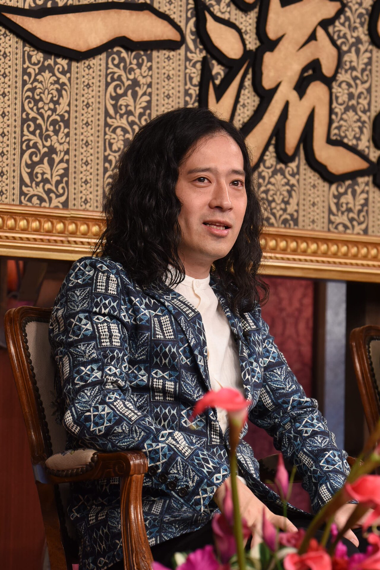 「芸能人格付けチェック」に出演するピース又吉。(c)ABC