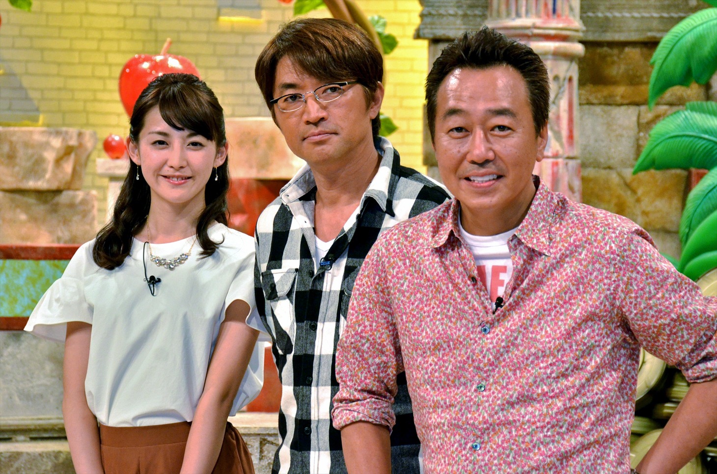「さまぁ～ずの神ギ問」に出演する、さまぁ～ず、宮司愛海フジテレビアナウンサー（左）。