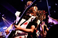 「千聖 BIRTHDAY LIVE “ROCK×ROCK11（イイ）ライブ”」のクマムシ出演時の様子。