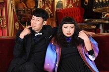 左から、MCを務める小籔千豊、渡辺直美。(c)TBS