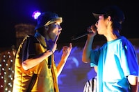 「BAZOOKA!!! 第8回高校生RAP選手権」の様子。 (c)areUme?