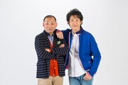 （左から）木村洋二STVアナウンサーと大泉洋。(c)STV
