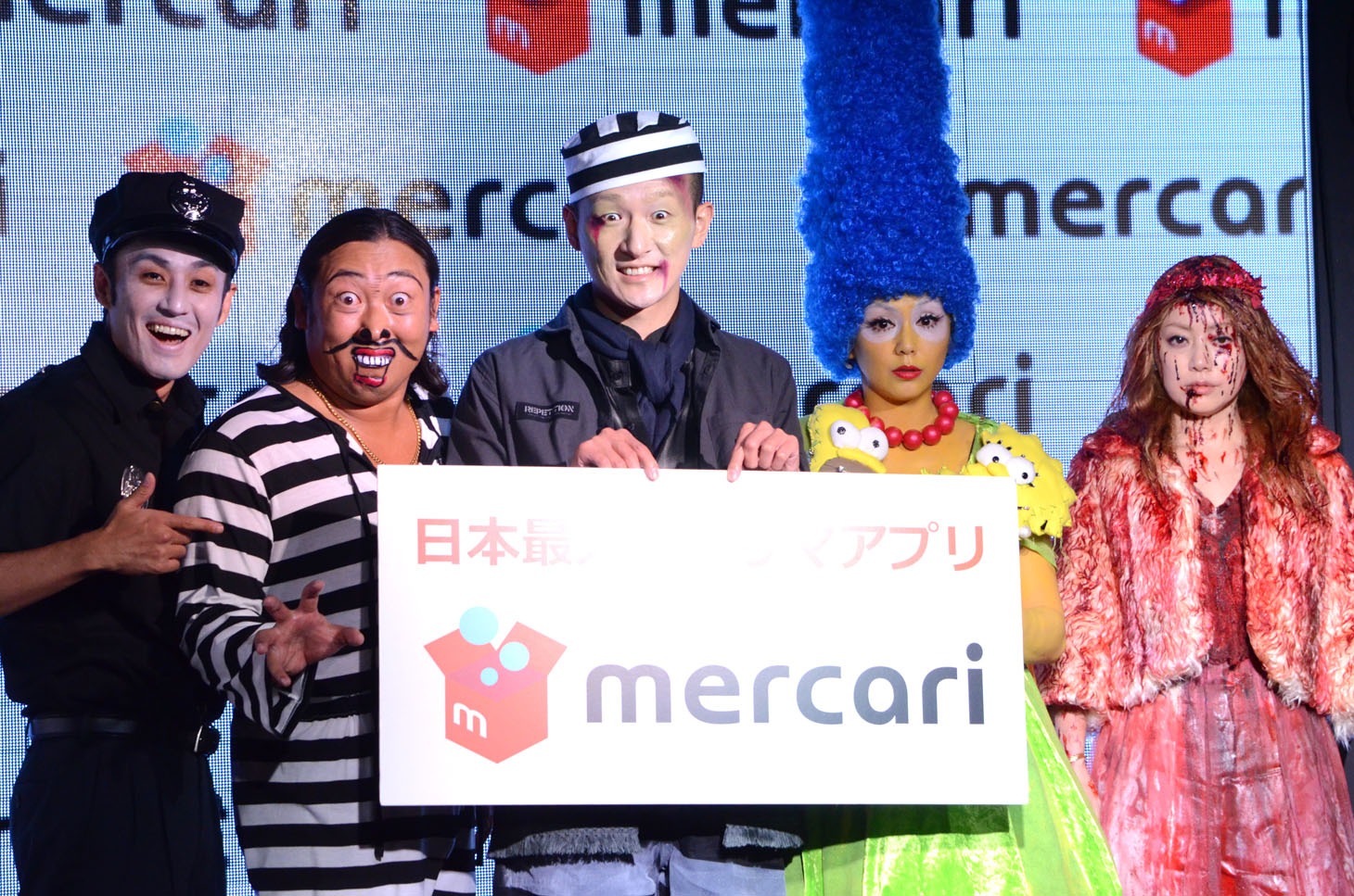 左から、ロバート、PUFFY。