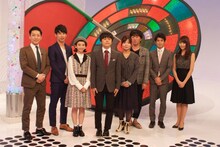 左から、ニューヨーク、三戸なつめ、バカリズム、大久保佳代子、スピードワゴン小沢、中村光宏と三田友梨佳（フジテレビアナウンサー）。