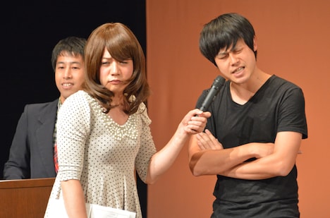 何を言ってるのかわからないオジンオズボーン篠宮(右)に困惑顔の槙尾(左)。