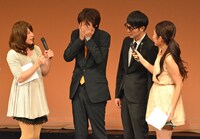 ファイナルステージ進出に感激するスパローズ森田（左から2人目）。