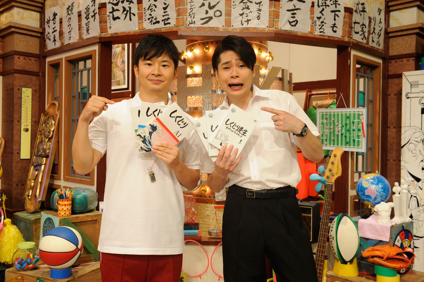 「しくじり先生 俺みたいになるな!!」レギュラーのオードリー若林、平成ノブシコブシ吉村（左から）。