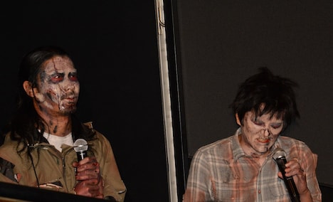 客席の反応の薄さに心が折れる（左から）パンサー菅、平成ノブシコブシ徳井。