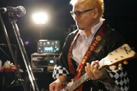 以前に行われた商店街バンドのライブの様子。