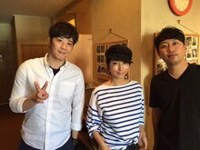 左から、ライセンス藤原、MEGUMI、ライセンス井本。