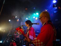 以前に行われた商店街バンドのライブの様子。