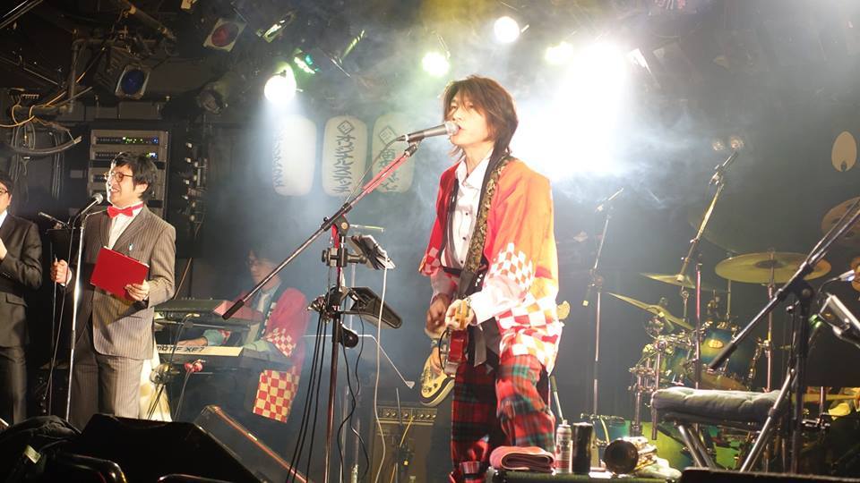 以前に行われた商店街バンドのライブの様子。