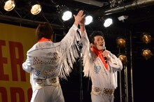 「岐阜ミーチャンス」を披露する流れ星。