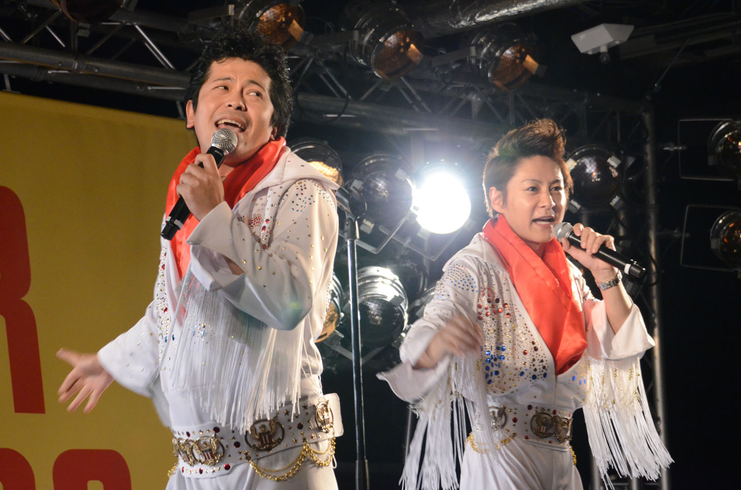 「岐阜ミーチャンス」を披露する流れ星。