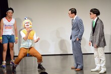 「ノーセンス入れ替わり王」の最中、唐突にジャグリングを始めるかもめんたる槙尾。