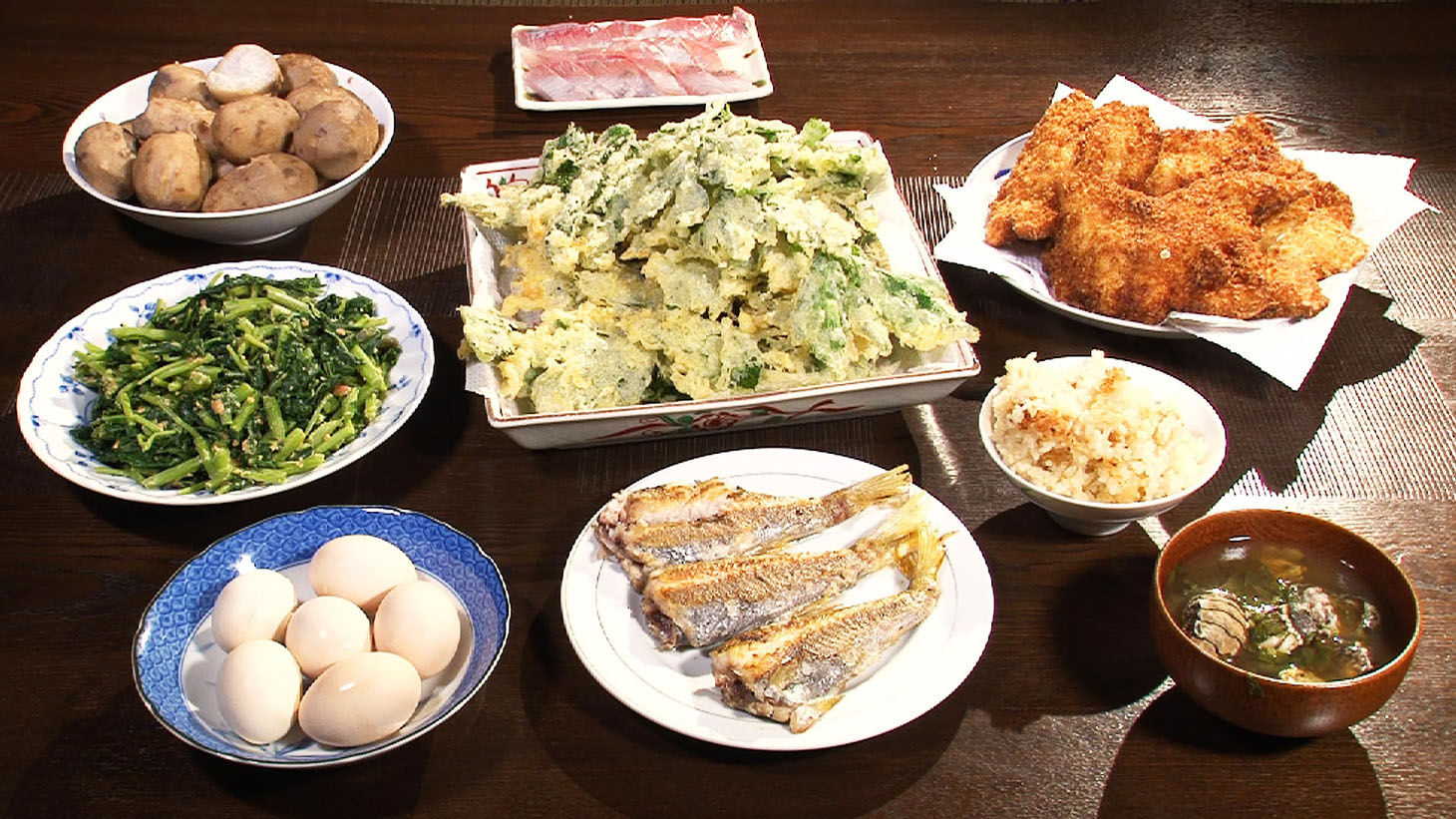 「昼めし旅SP」より三宅島のご当地家庭めし。(c)テレビ東京