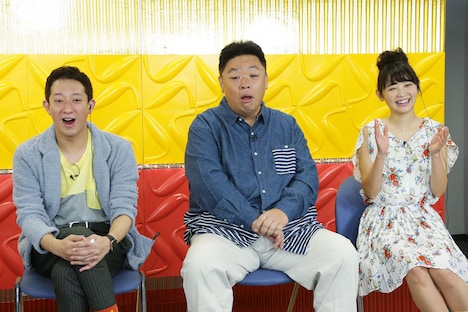 左から「ウソのような本当の瞬間！30秒後に絶対見られるTV」初回ゲストのサバンナ高橋、伊集院光、おのののか。(c)テレビ東京