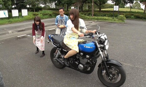 「ウソのような本当の瞬間！30秒後に絶対見られるTV」でロケを展開しているかもめんたる。(c)テレビ東京