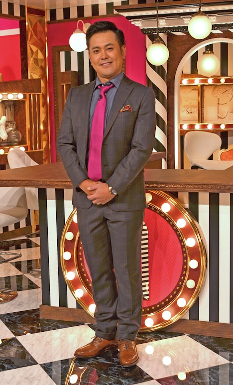 「アリよりのアリ」MCのくりぃむしちゅー有田。