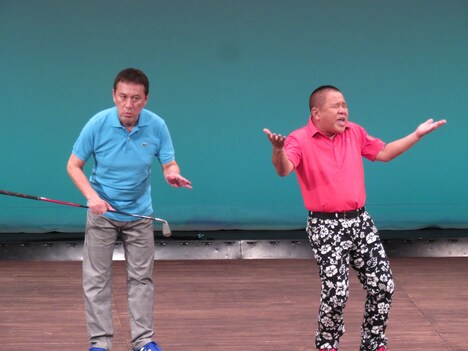 「ブッチャーブラザーズ結成35周年記念ライブ『売れるためにはやめないこと！』」のワンシーン。