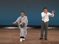 「ブッチャーブラザーズ結成35周年記念ライブ『売れるためにはやめないこと！』」のワンシーン。