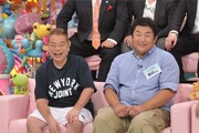 （左から）出川哲朗と市川マネージャー。(c)テレビ朝日