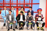 「金満すねかじり芸人」とその相方。(c)関西テレビ