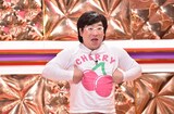 「Momm!!」で音楽ネタを披露する、かんちゃま。(c)TBS