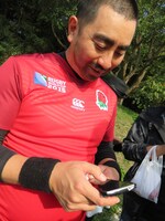 ラグビー選手・リーチマイケル本人からTwitterでメッセージが届き、慌てるレイザーラモンRG。