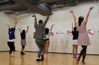 2次選考通過者によるダンス審査の様子。