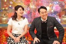 左から郡司恭子アナウンサー、バナナマン設楽。 (c)日本テレビ