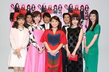 舞台「『祝女～shukujo～』season2」に出演する（左から）早織、大村学、ともさかりえ、長谷川朝晴、友近、堀部圭亮、YOU、入山法子。（撮影：宮川舞子）