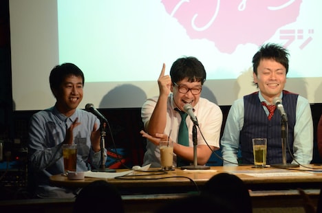 「ガッテン！ ガッテン！」を繰り出すガッテン森枝（中央）。